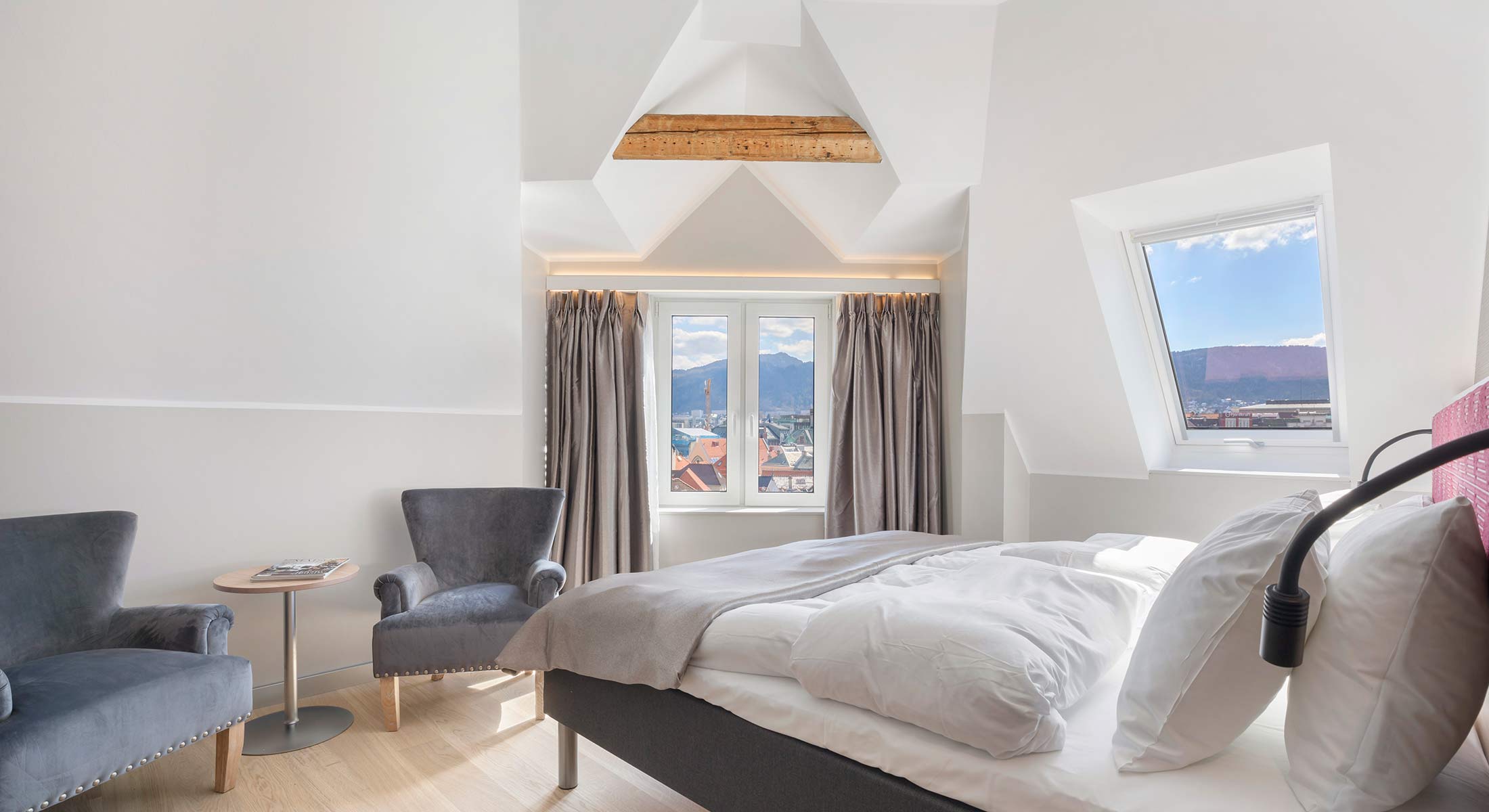 Twin Bed Room